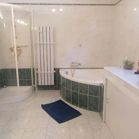 Apartment Les Iris Laroque 34